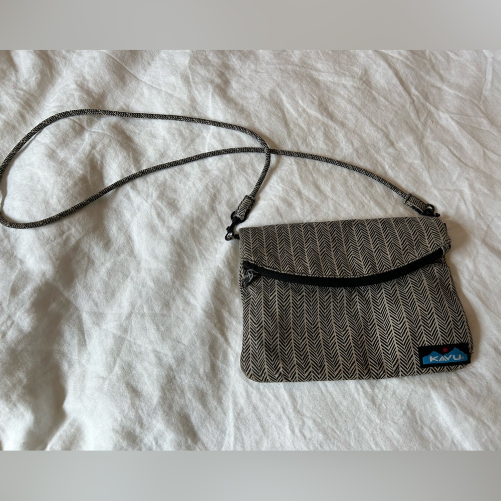Kavu Crossbody Bag in Black and Gray